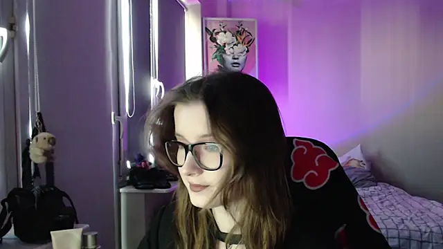 LunaXcherry online show from 04-20-26, 04:43