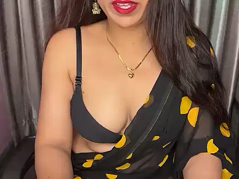 Snapshot of Radhika_4_you chatting on 05-22-26, 01:46 Radhika 4 you online show from 05-22-26, 01:46