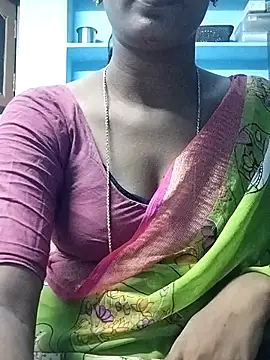 Snapshot of telugusailaja chatting on 05-09-26, 05:40 telugusailaja online show from 05-09-26, 05:40