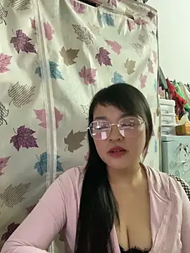 Strawberry-wet online show from 03-15-26, 03:34