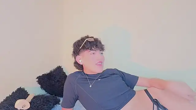 max femboy online show from 07-14-26, 05:23