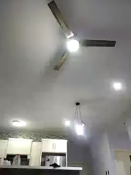 Snapshot of 18lue85 chatting on 03-15-26, 03:07 18lue85 online show from 03-15-26, 03:07