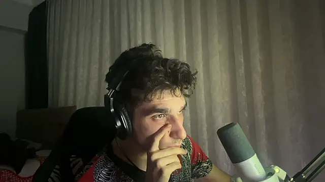 Snapshot of enesbabakral chatting on 03-13-26, 11:11 enesbabakral online show from 03-13-26, 11:11