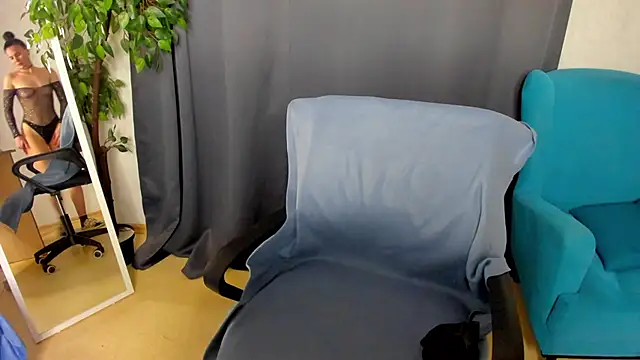 little  isabel online show from 05-21-26, 07:59