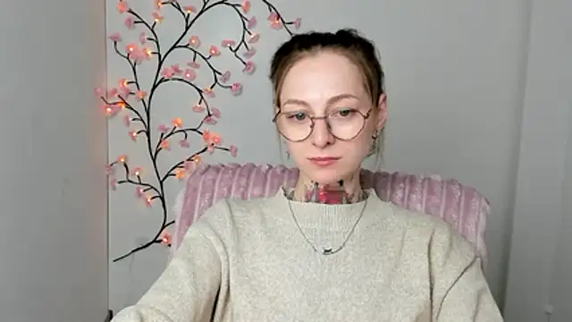 Esmi Winter online show from 04-19-26, 11:31