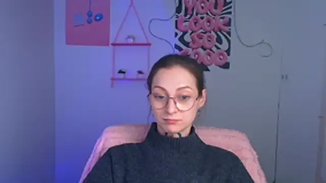 Esmi Winter online show from 04-23-26, 11:42