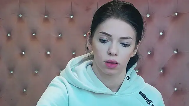 PeachyElla26 online show from 02-20-26, 10:38