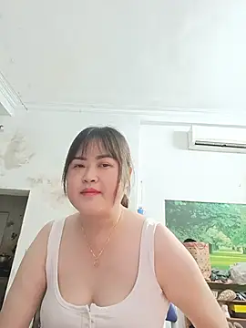 Snapshot of Kee-kimlee chatting on 05-19-26, 01:56 Kee-kimlee online show from 05-19-26, 01:56