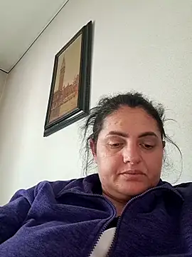Snapshot of Sony28v chatting on 05-11-26, 04:04 Sony28v online show from 05-11-26, 04:04