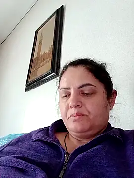 Snapshot of Sony28v chatting on 05-14-26, 05:58 Sony28v online show from 05-14-26, 05:58