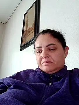 Snapshot of Sony28v chatting on 05-17-26, 05:49 Sony28v online show from 05-17-26, 05:49