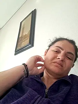 Snapshot of Sony28v chatting on 05-21-26, 05:47 Sony28v online show from 05-21-26, 05:47