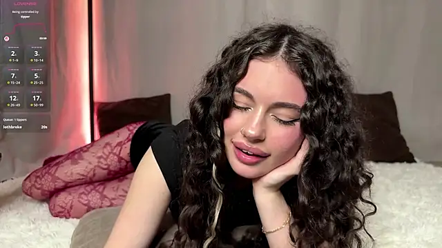 Moonfaairy online show from 04-19-26, 06:10