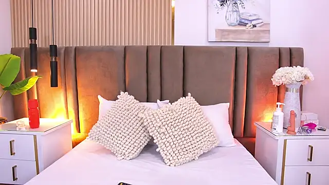 SaraLugo online show from 04-20-26, 07:48