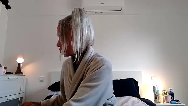 Sophie-Logan-Ink online show from 04-16-26, 11:33