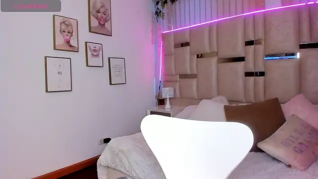 Maya-jhons online show from 02-17-26, 11:29