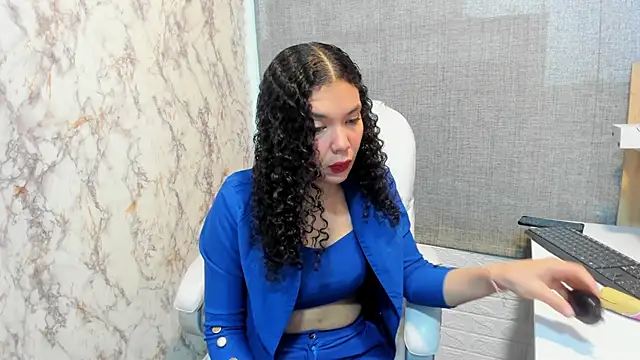 Snapshot of candice_johnss chatting on 02-12-26, 12:44 candice johnss online show from 02-12-26, 12:44