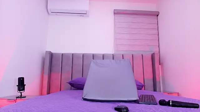 freyhasmith  online show from 03-11-26, 03:01