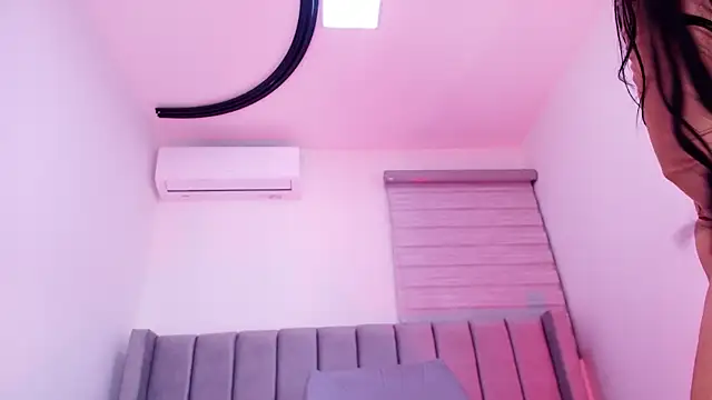 freyhasmith  online show from 04-11-26, 03:00