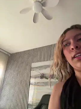 Sophie19   online show from 06-06-26, 02:33