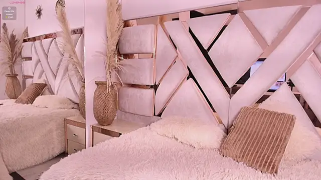 Evadne Stein online show from 02-11-26, 09:09