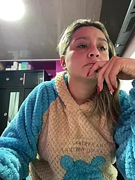 Snapshot of alana__070 chatting on 02-25-26, 12:53 alana 070 online show from 02-25-26, 12:53