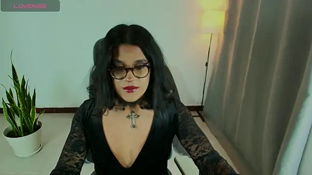 Snapshot of succubus_Vitta chatting on 06-13-26, 01:58 succubus Vitta online show from 06-13-26, 01:58