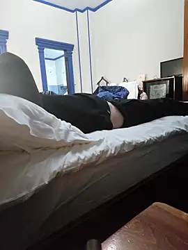 Snapshot of sk8brd_snwbrd_no_snitch chatting on 02-18-26, 01:01 sk8brd snwbrd no snitch online show from 02-18-26, 01:01