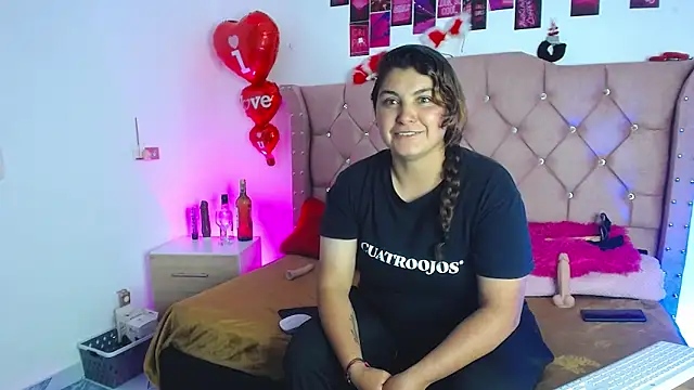 Snapshot of nat_evans8 chatting on 04-26-26, 04:10 nat evans8 online show from 04-26-26, 04:10