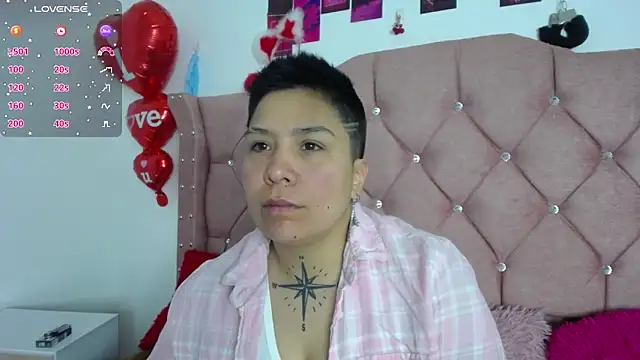 Snapshot of nat_evans8 chatting on 05-30-26, 04:09 nat evans8 online show from 05-30-26, 04:09