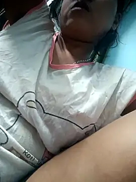 Snapshot of cutezara4 chatting on 02-23-26, 06:27 cutezara4 online show from 02-23-26, 06:27