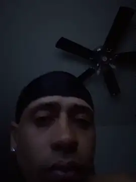 Snapshot of BEEDEEZEE chatting on 04-12-26, 09:25 BEEDEEZEE online show from 04-12-26, 09:25