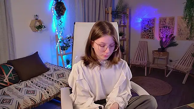 ElliFrankenweenie online show from 03-28-26, 06:02