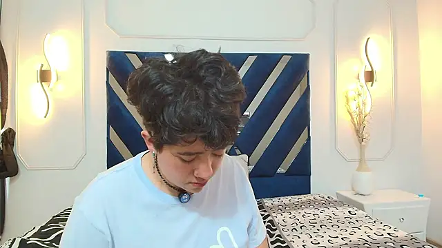 Gaia n Nix online show from 03-15-26, 05:52