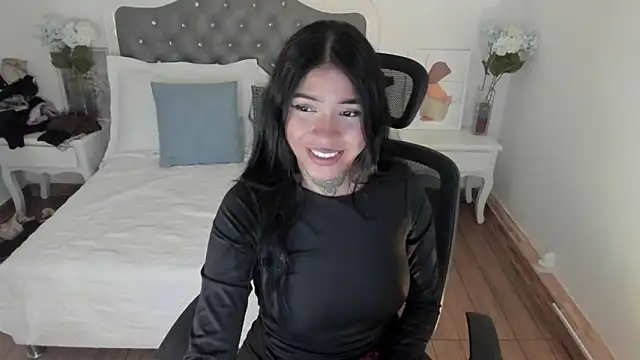 Aisha Haddad online show from 04-21-26, 01:28