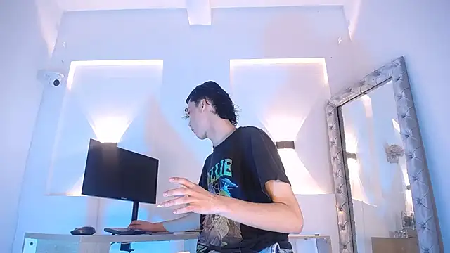 jullian ricci online show from 06-20-26, 08:33