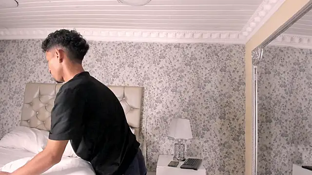 NoaahTylor online show from 04-13-26, 03:23