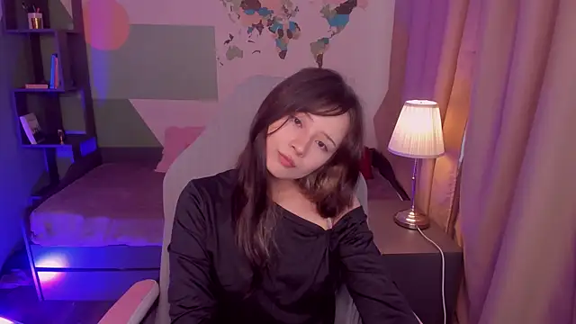 Snapshot of May_Ling chatting on 07-03-26, 04:24 May Ling online show from 07-03-26, 04:24