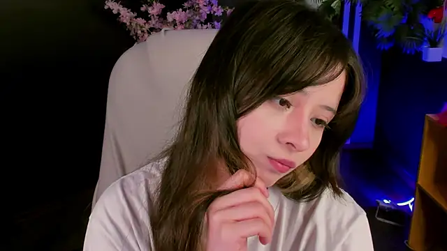 Snapshot of May_Ling chatting on 07-16-26, 11:27 May Ling online show from 07-16-26, 11:27