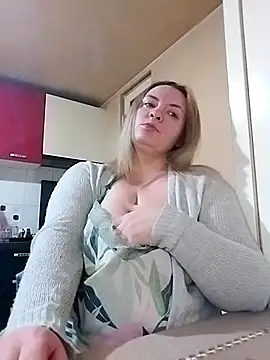 HotStepmommy4 online show from 02-11-26, 10:37