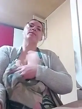 HotStepmommy4 online show from 04-18-26, 04:44