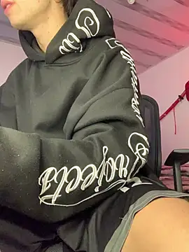 Snapshot of Gatito_gg chatting on 03-06-26, 04:20 Gatito gg online show from 03-06-26, 04:20