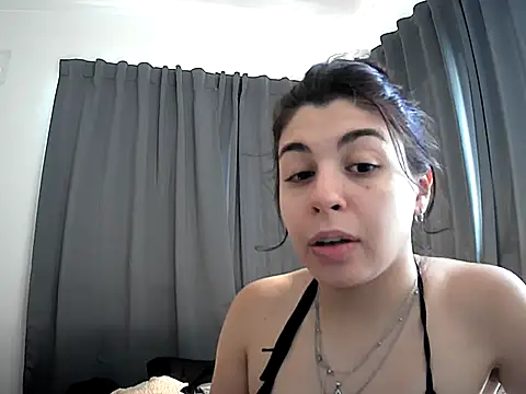 Snapshot of violetazein7 chatting on 02-17-26, 07:20 violetazein7 online show from 02-17-26, 07:20