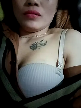 Snapshot of luna-rosax chatting on 02-26-26, 04:55 luna-rosax online show from 02-26-26, 04:55