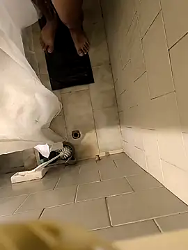 Snapshot of mamichula266 chatting on 03-13-26, 03:46 mamichula266 online show from 03-13-26, 03:46