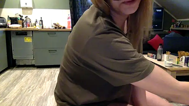 Snapshot of czarnula8 chatting on 05-23-26, 03:38 czarnula8 online show from 05-23-26, 03:38