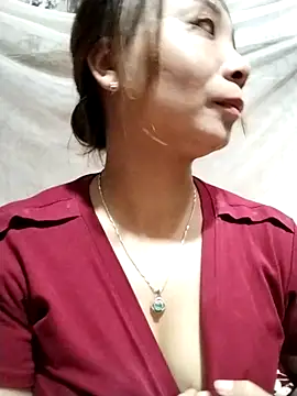 cute-shine online show from 04-21-26, 12:23