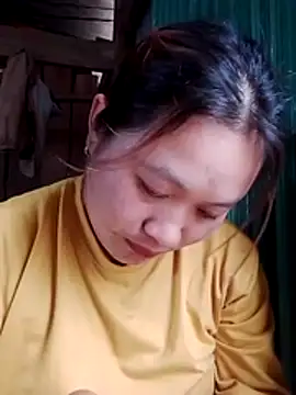 Snapshot of bany-lee chatting on 05-10-26, 01:33 bany-lee online show from 05-10-26, 01:33