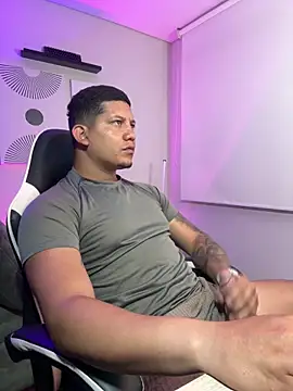  robertobaggioo online show from 04-28-26, 12:10