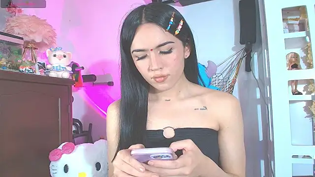 Yiyii online show from 03-18-26, 08:01